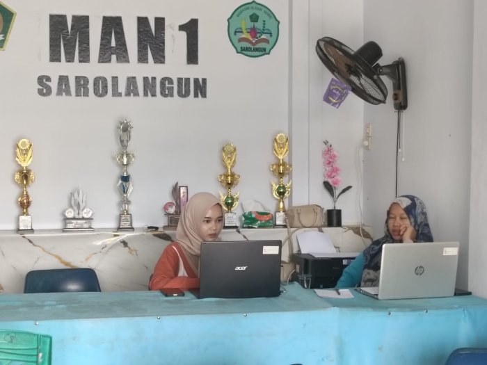 Tingkatkan Pelayanan Prima, Staf TU MAN 1 Sarolangun Perkuat Sinergi dalam Administrasi Madrasah