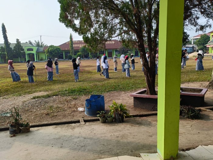 Latihan Drumband MAN 1 Sarolangun Intensif Jelang HUT RI ke-81