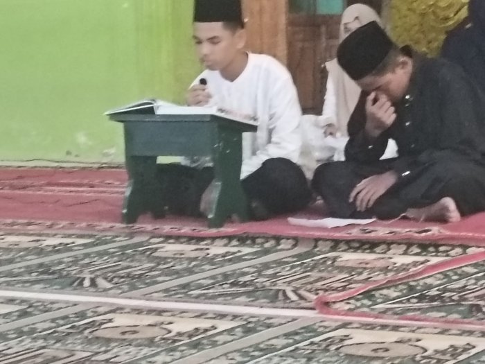 Penampilan Tilawah Kelas XA Memukau di Lomba Maulid Nabi Penampilan Tilawah Kelas XA Memukau di Lomba Maulid Nabi