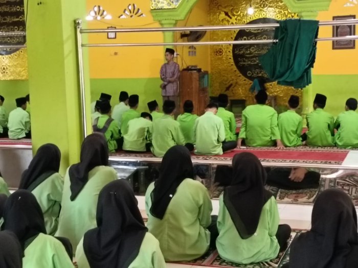 MAN 1 Sarolangun Gelar Siraman Rohani Mingguan MAN 1 Sarolangun Gelar Siraman Rohani Mingguan