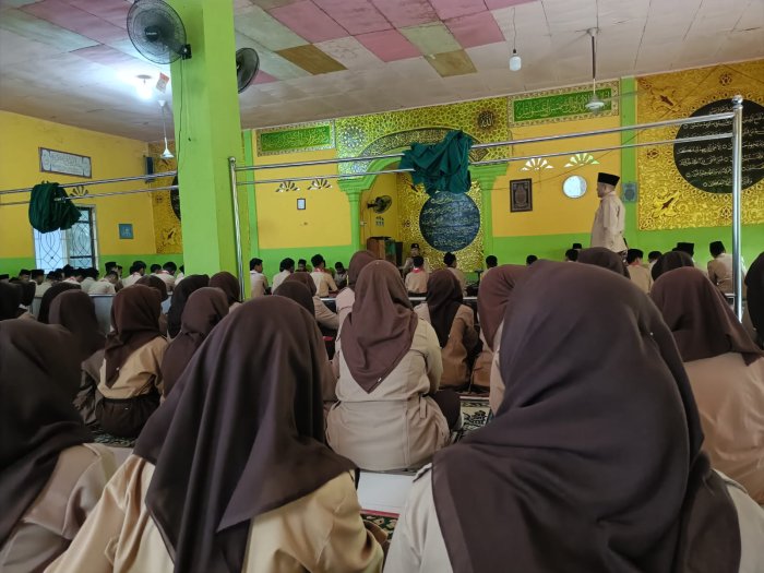 MAN 1 Sarolangun Gelar Yasinan Bersama di Mushalla