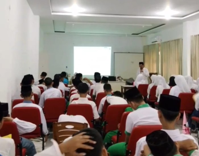 MAN 1 Sarolangun Bahas Wawasan Kebangsaan dan Moderasi Agama