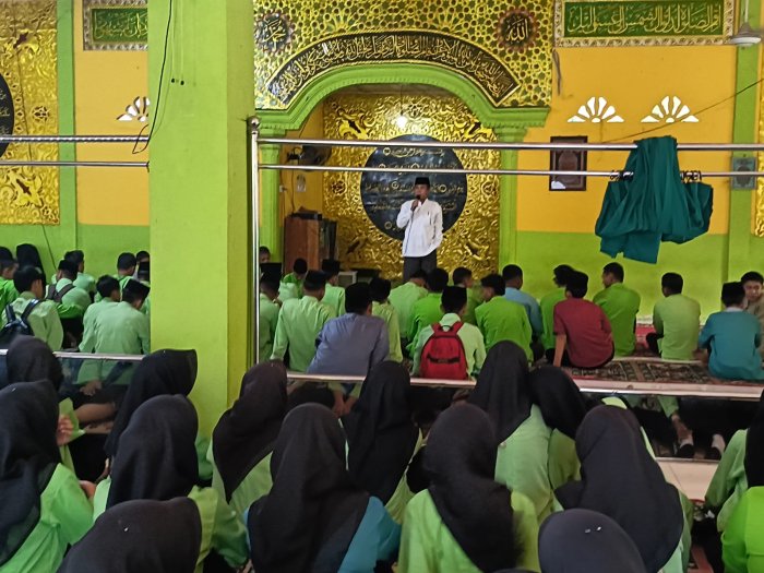 Pembina Keagamaan MAN 1 Sarolangun Berikan Siraman Rohani
