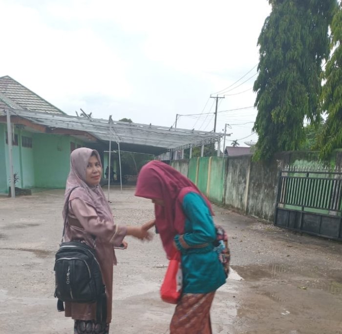 Guru MAN 1 Sarolangun Sambut Hangat Kedatangan Peserta Didik