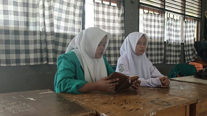 Kelas XII Agama 2 Latihan Tilawah dalam Rangka Memeriahkan Maulid Nabi Besar Muhammad SAW Kelas XII Agama 2 Latihan Tilawah dalam Rangka Memeriahkan Maulid Nabi Besar Muhammad SAW