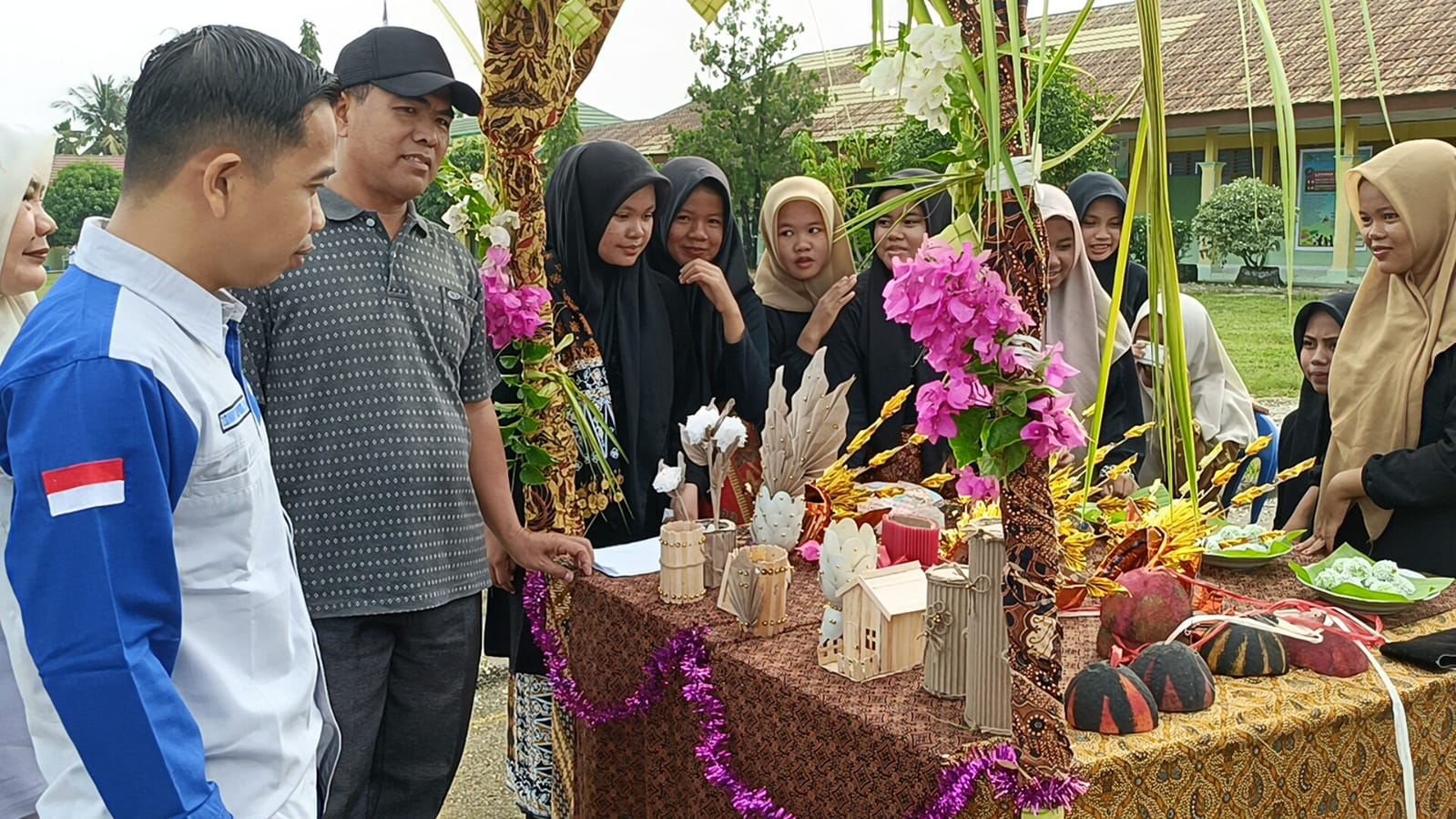 Semarak Puncak Ekspo dan Panen Raya P5RA MAN 1 Sarolangun