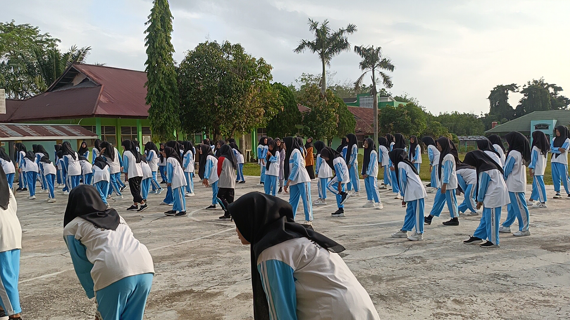 PAGI CERIA DI HARI SABTU SENAM PAGI BERSAMA MAN 1 SARALANGUN 