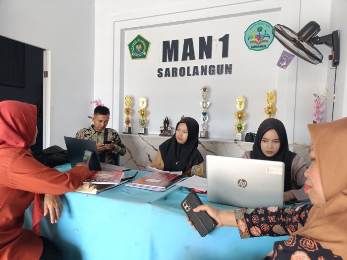 Tingkatkan Kualitas Layanan Administrasi, MAN 1 Sarolangun Gelar Program Penguatan Kinerja Staf TU
