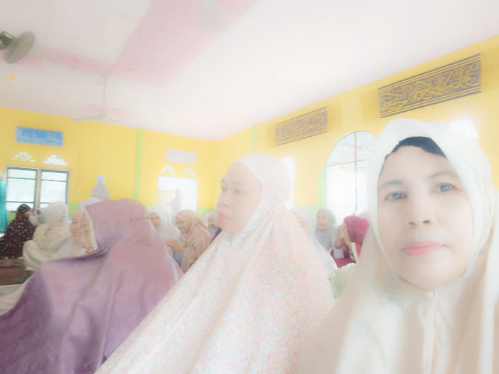 MAN 1 Sarolangun Gelar Sholat Dzuhur Berjamaah MAN 1 Sarolangun Gelar Sholat Dzuhur Berjamaah