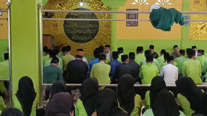Yasinan Rutin Jumat Berkah MAN 1 Sarolangun Sebagai Petugas Kelas XI F1MP