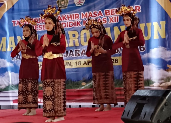 Tari Persembahan Meriahkan Tasyakuran MAN 1 Sarolangun