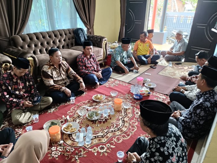 Duka Mendalam Keluarga Besar MAN 1 Sarolangun Gelar Takziah Duka Mendalam Keluarga Besar MAN 1 Sarolangun Gelar Takziah