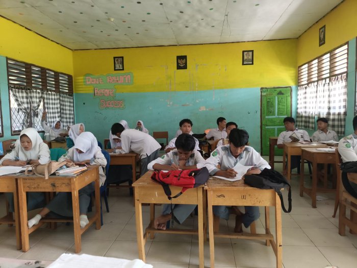 Semangat dan Disiplin: Kegiatan Belajar Mengajar MAN 1 Sarolangun Berjalan Tertib dan Lancar