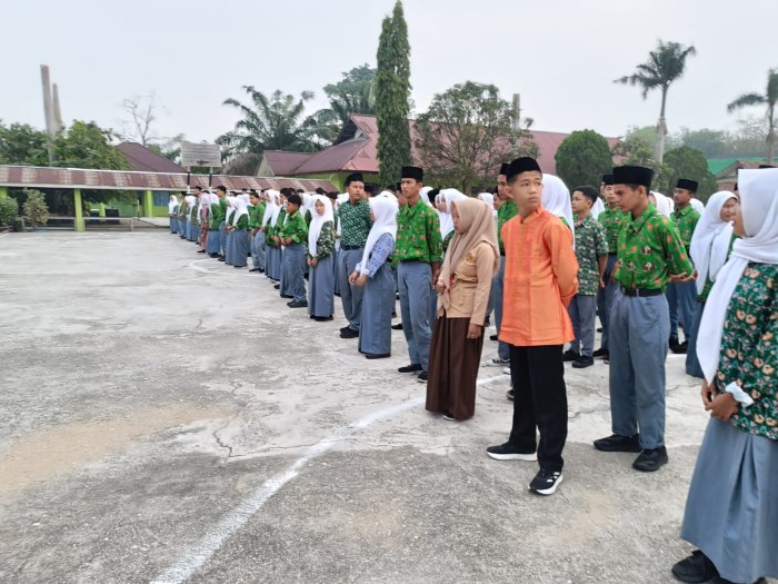 MAN 1 Sarolangun Gelar Apel Pagi Persiapan Kegiatan Siswa