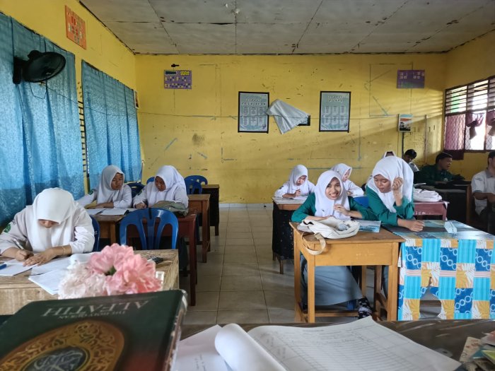 Siswa Kelas XI F1MP Tetap Antusias Menjelang Libur Nasional