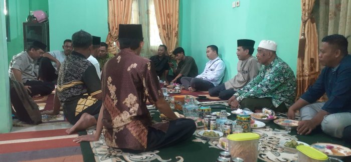 Eratkan Silaturahmi, Keluarga Besar MAN 1 Sarolangun Hadiri Sedekah Haji Bapak Mahmud Syah Eratkan Silaturahmi, Keluarga Besar MAN 1 Sarolangun Hadiri Sedekah Haji Bapak Mahmud Syah