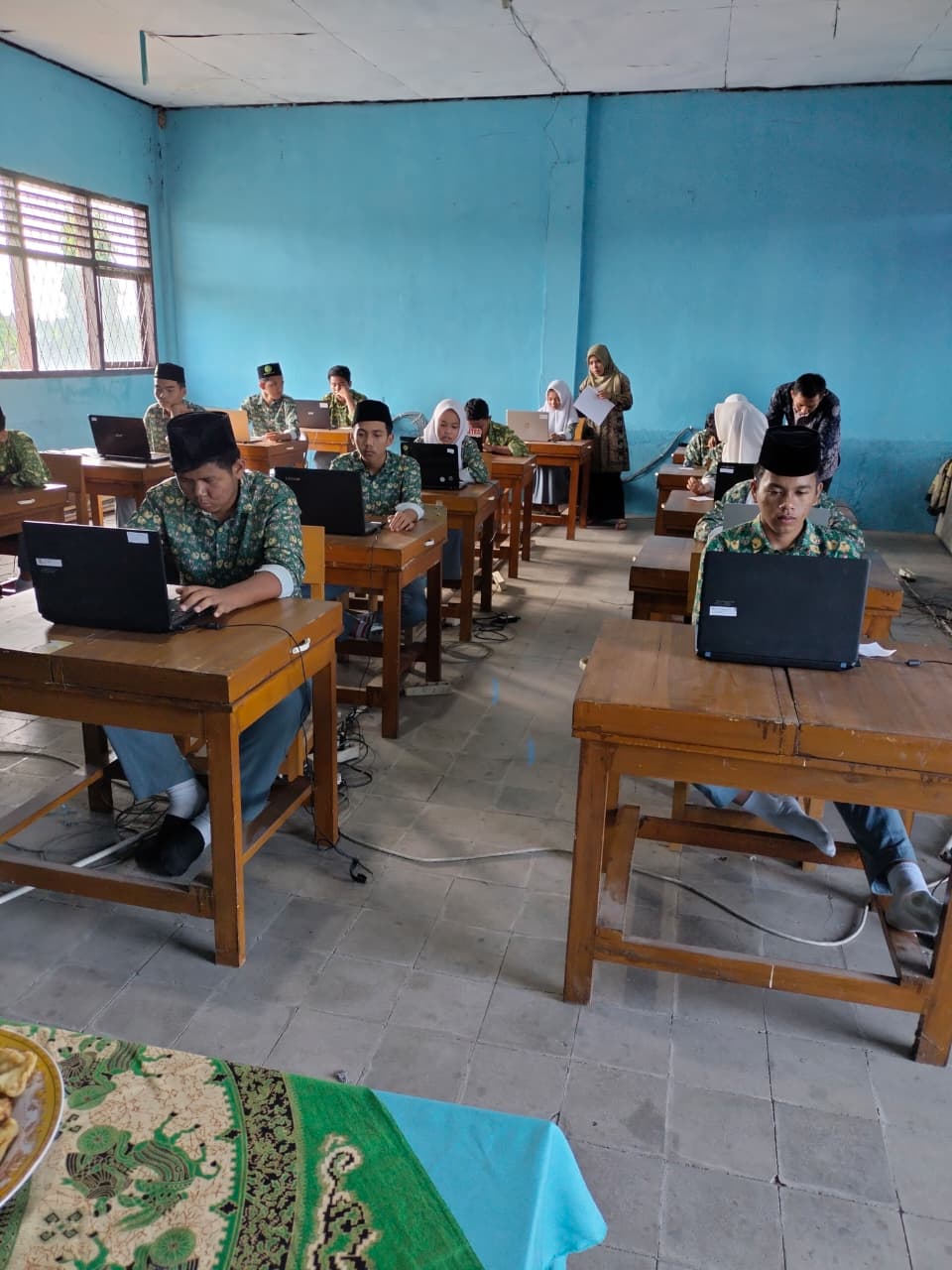 ANBK MAN 1 SARALANGUN TAHUN 2025 BERJALAN DENGAN TERTIB DAN LANCAR 