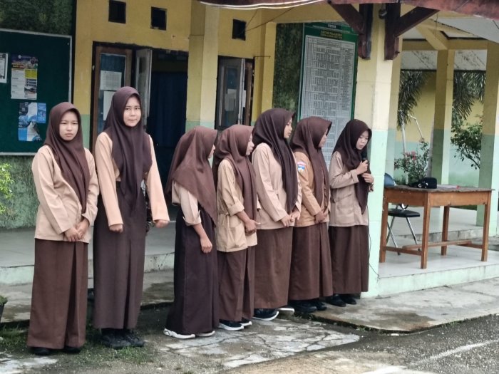Pembacaan Solawat Warnai Apel Pagi di MAN 1 Sarolangun