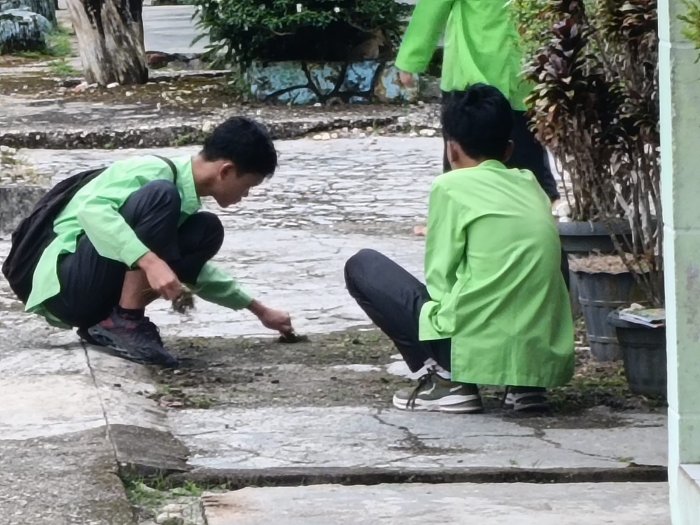 Siswa Terlambat di MAN 1 Sarolangun Diberi Sanksi Edukatif