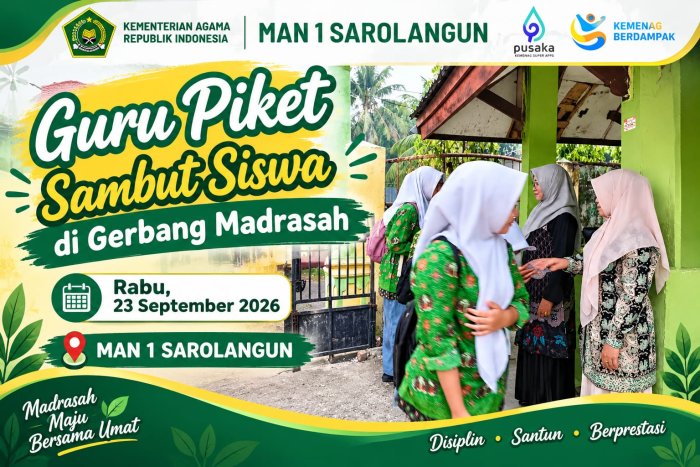Guru Piket Sambut Siswa di Pintu Masuk Madrasah Guru Piket Sambut Siswa di Pintu Masuk Madrasah