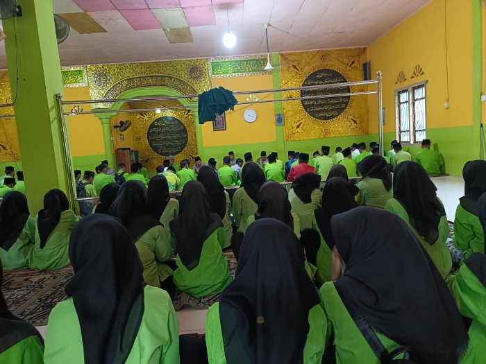 MAN 1 Sarolangun Gelar Yasinan Bersama di Musholla