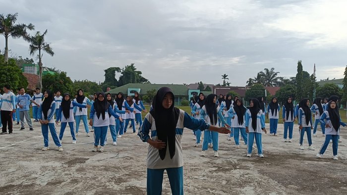 MAN 1 Sarolangun Gelar Senam Pagi Bersama Sebagai Pembiasaan Hidup Sehat