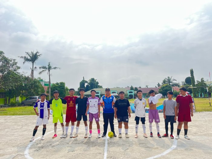 Tim Futsal MAN 1 Sarolangun Siap Berlaga di Class Meeting Tim Futsal MAN 1 Sarolangun Siap Berlaga di Class Meeting