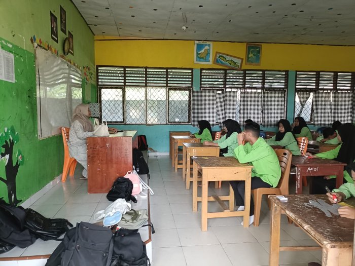 Hari Keempat Asesmen Semester Genap di MAN 1 Sarolangun Berjalan Tertib