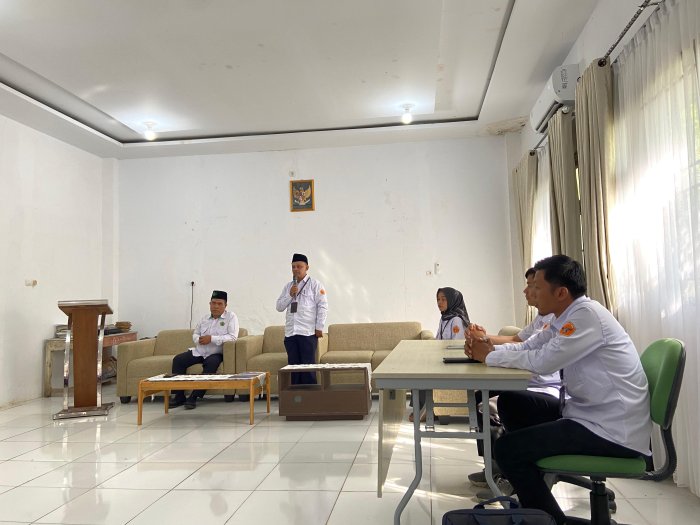 Tim Jurusan Fisika FKIP UNJA Gelar PPM dan Diklat Inspiratif di MAN 1 Sarolangun Tim Jurusan Fisika FKIP UNJA Gelar PPM dan Diklat Inspiratif di MAN 1 Sarolangun
