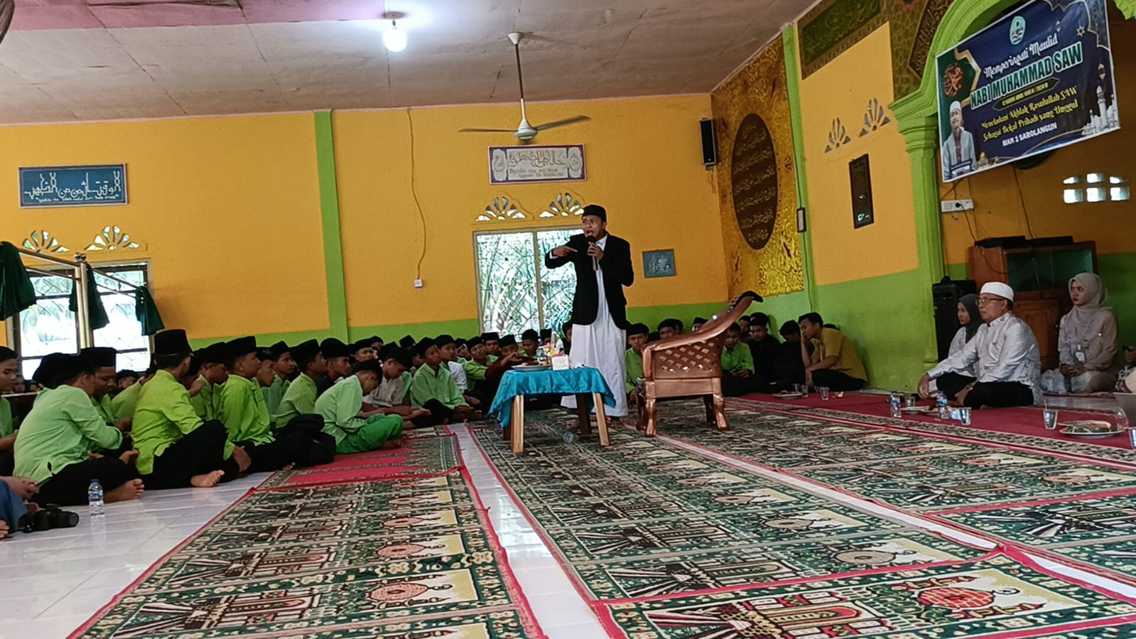 Peringatan Maulid Nabi SAW 1445 di MAN 1 Sarolangun, Antusias Kedatangan Da'i Muda Generasi Z