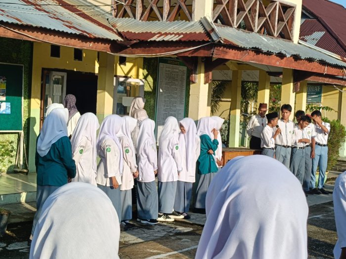 MAN 1 Sarolangun Adakan Sholawat Pagi Bersama Siswa MAN 1 Sarolangun Adakan Sholawat Pagi Bersama Siswa