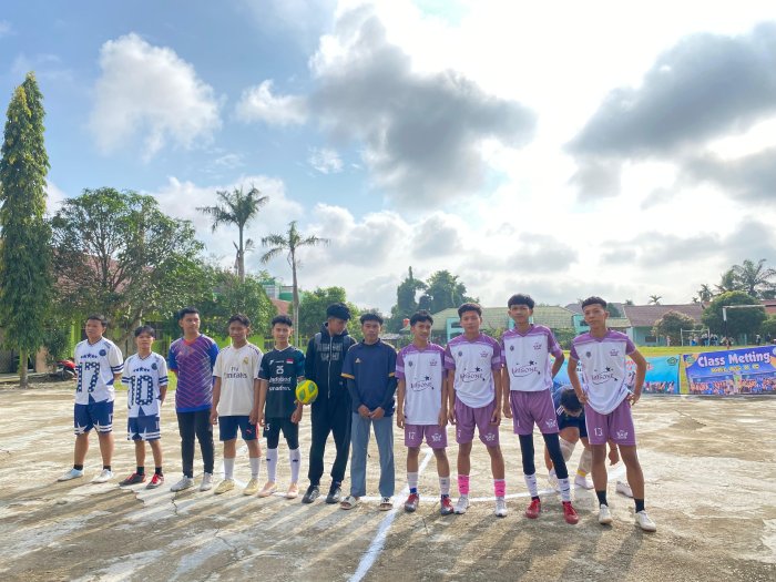 Tim XI MIA Juara Futsal Pada Hari Kedua Class Meeting MAN 1 Sarolangun Tim XI MIA Juara Futsal Pada Hari Kedua Class Meeting MAN 1 Sarolangun