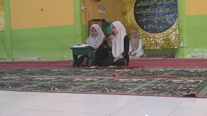 Penampilan Tilawah Kelas XII Agama 2 Meriahkan Lomba Maulid Nabi di MAN 1 Sarolangun Penampilan Tilawah Kelas XII Agama 2 Meriahkan Lomba Maulid Nabi di MAN 1 Sarolangun