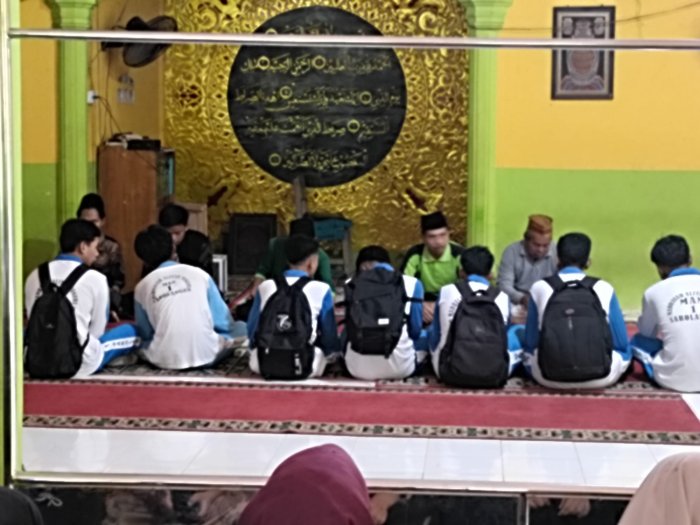 MAN 1 Sarolangun Gelar Yasinan untuk Ricki Ardiansyah