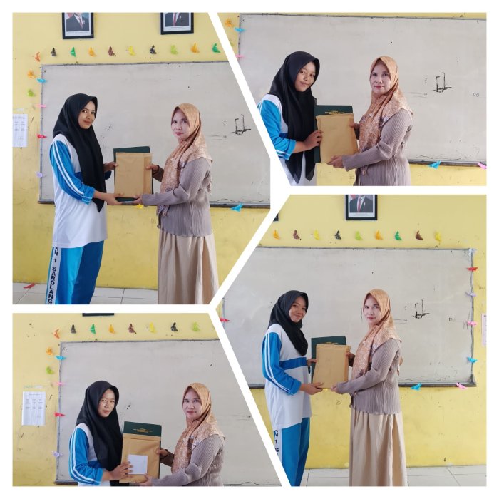 Wali Kelas XB MAN 1 Sarolangun Serahkan Rapor Siswa