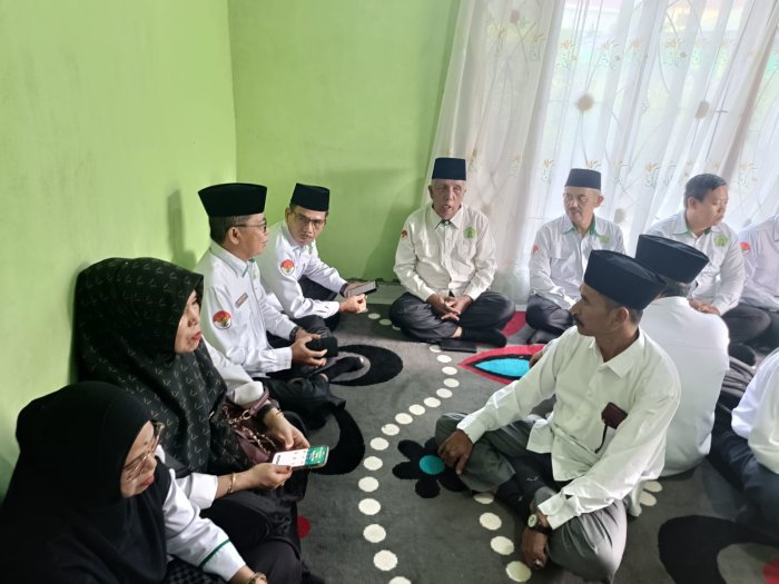 Keluarga Besar MAN 1 Sarolangun Gelar Takziah atas Berpulangnya Ibu Siti Amnah, Sosok Pengelola Kantin Madrasah