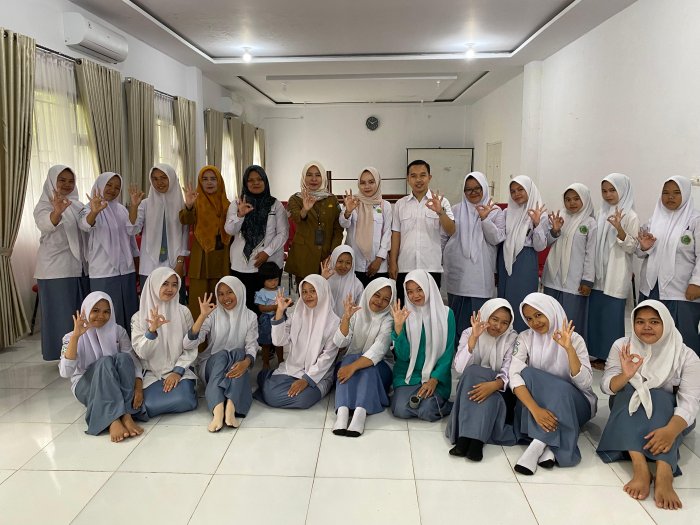 Tingkatkan Pemahaman Kesehatan Reproduksi, siawa MAN 1 Sarolangun ikut sosialisasi pembentukan anggota PIK-R 
