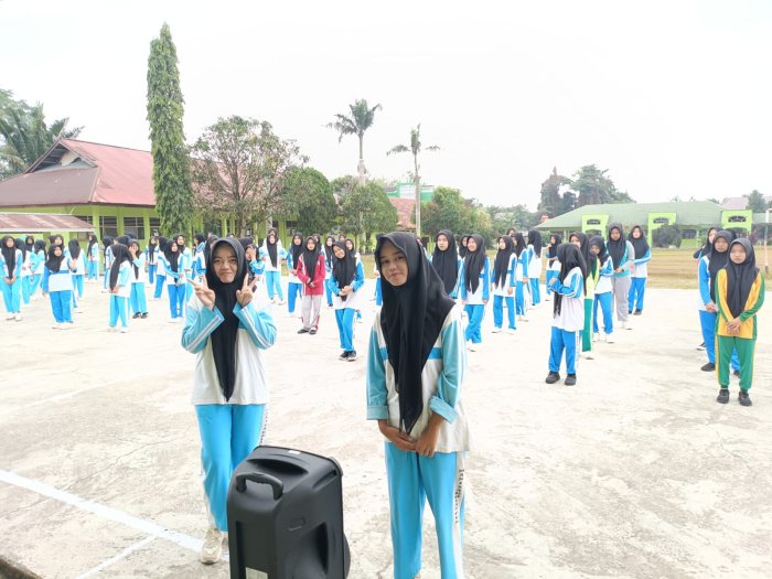 MAN 1 Sarolangun Adakan Senam Bersama Rutin di Sekolah MAN 1 Sarolangun Adakan Senam Bersama Rutin di Sekolah