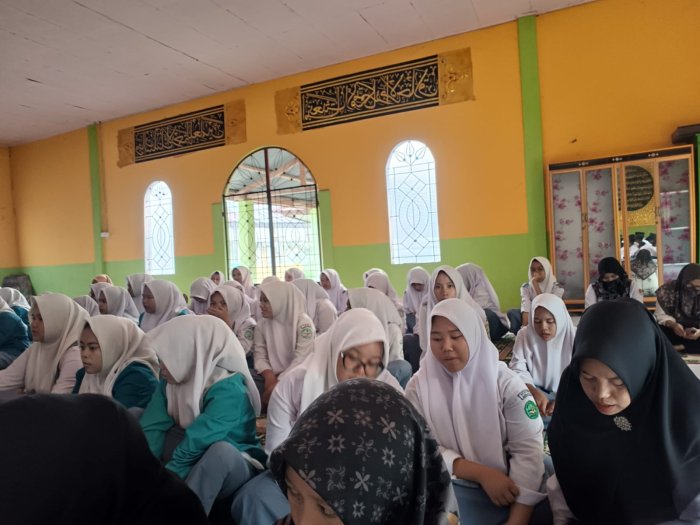 MAN 1 Sarolangun Gelar Yasinan Bersama untuk Kebersamaan MAN 1 Sarolangun Gelar Yasinan Bersama untuk Kebersamaan