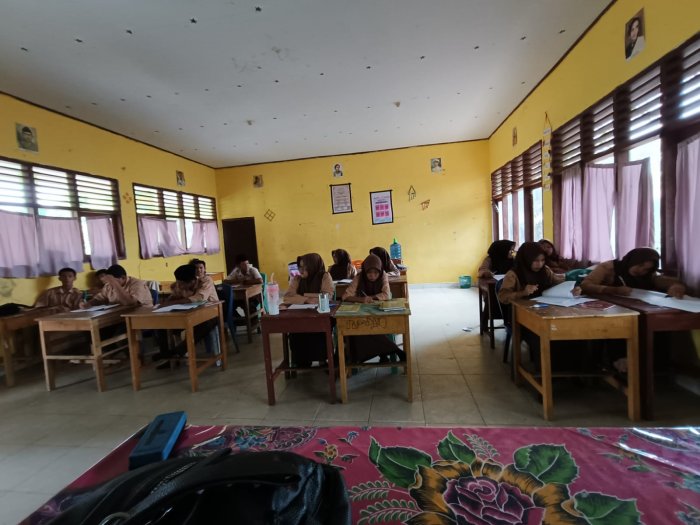 Pembelajaran Matematika Berjalan Lancar di Kelas XI Agama Pembelajaran Matematika Berjalan Lancar di Kelas XI Agama