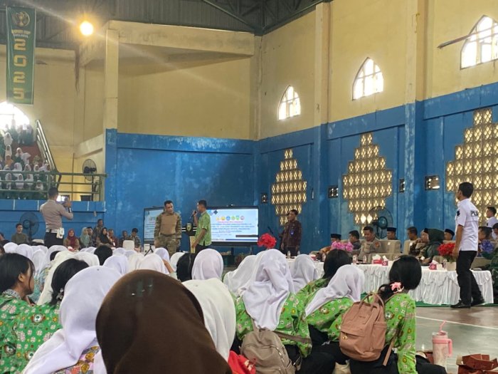 Ribuan Siswa Ikuti Sosialisasi Pencegahan Perundungan di Sarolangun Ribuan Siswa Ikuti Sosialisasi Pencegahan Perundungan di Sarolangun