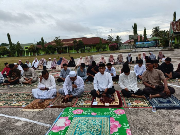 Semarak Peringatan 1 Muharram 1448 H di MAN 1 Sarolangun: Gelar Doa Bersama dan Zikir Akbar