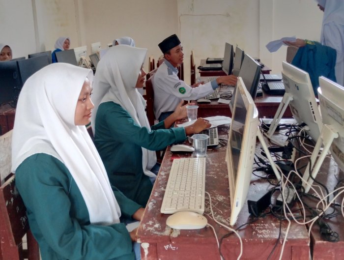 Peserta Lomba OMI MAN 1 Sarolangun Antusias Saat Berkompetisi