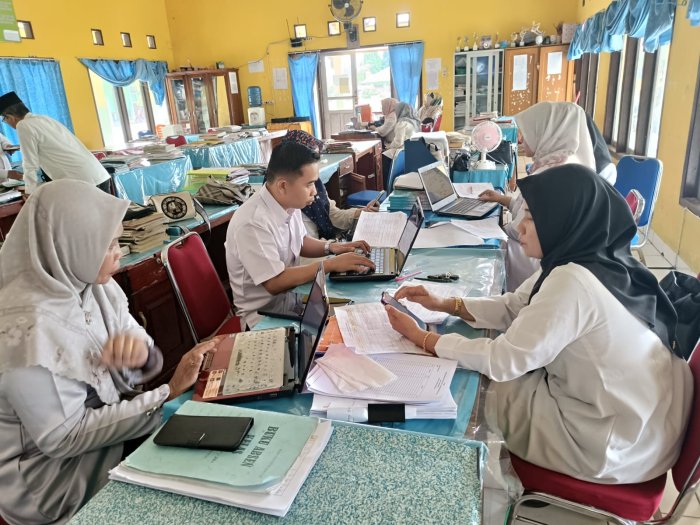 Tingkatkan Akuntabilitas, Majelis Guru dan Staf MAN 1 Sarolangun  Rampungkan Pengisian SKP e-Kinerja 2026